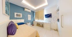 Cobertura Duplex de 376 m² com Vista Frontal para o Mar no Leblon