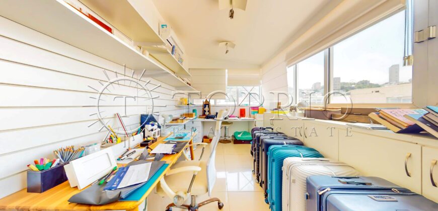 Cobertura Duplex de 376 m² com Vista Frontal para o Mar no Leblon