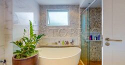 Cobertura Triplex de 430 m² Super Reformada no Leblon