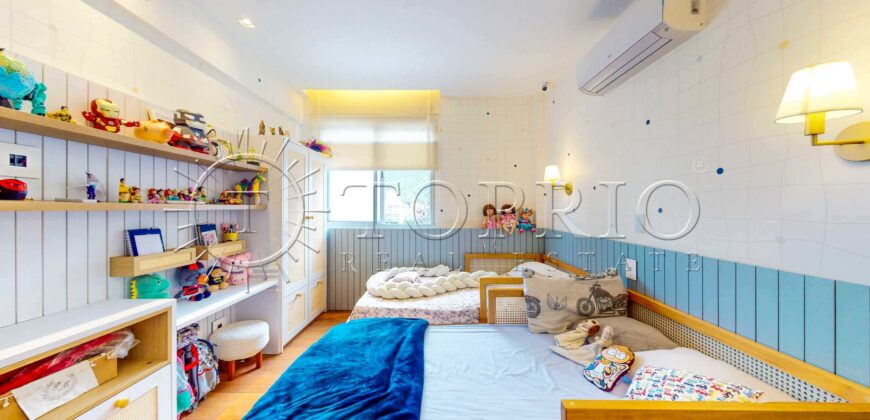 Cobertura Triplex de 430 m² Super Reformada no Leblon