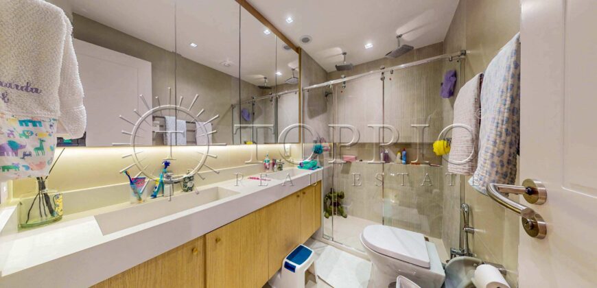 Cobertura Triplex de 430 m² Super Reformada no Leblon