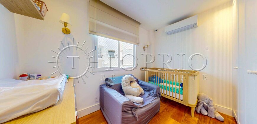 Cobertura Triplex de 430 m² Super Reformada no Leblon