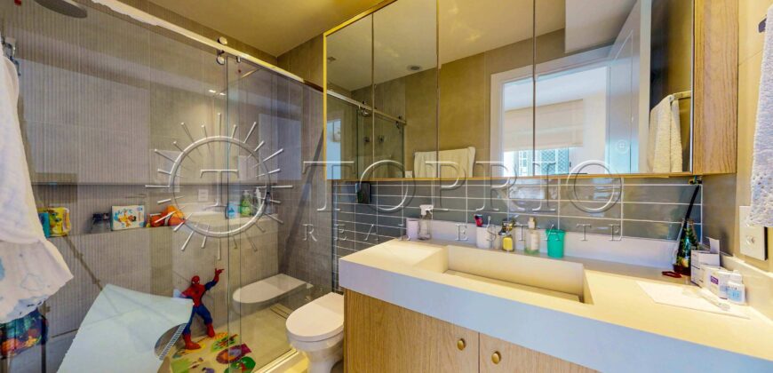 Cobertura Triplex de 430 m² Super Reformada no Leblon