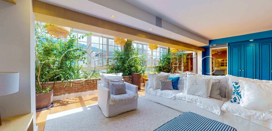 Cobertura Triplex de 430 m² Super Reformada no Leblon