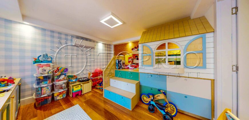 Cobertura Triplex de 430 m² Super Reformada no Leblon