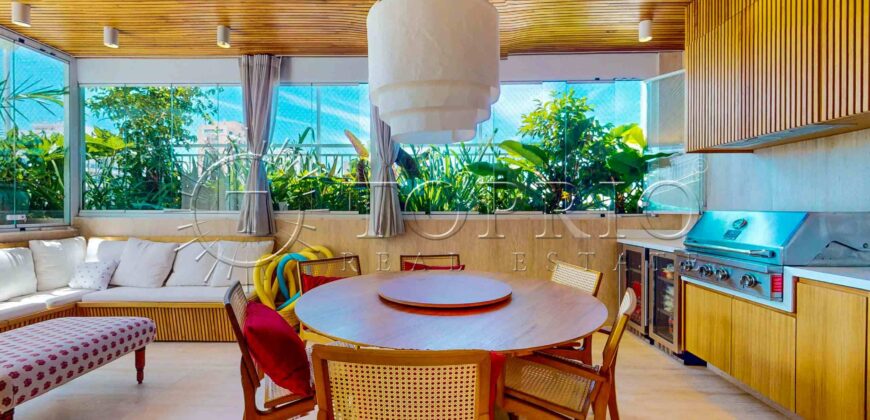 Cobertura Triplex de 430 m² Super Reformada no Leblon