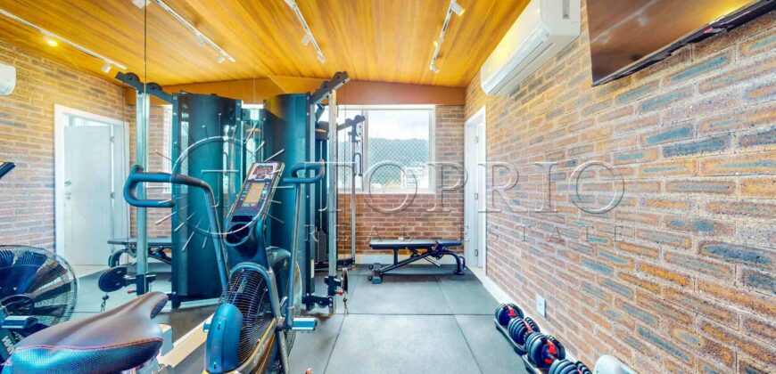 Cobertura Triplex de 430 m² Super Reformada no Leblon