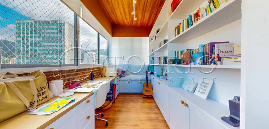 Cobertura Triplex de 430 m² Super Reformada no Leblon