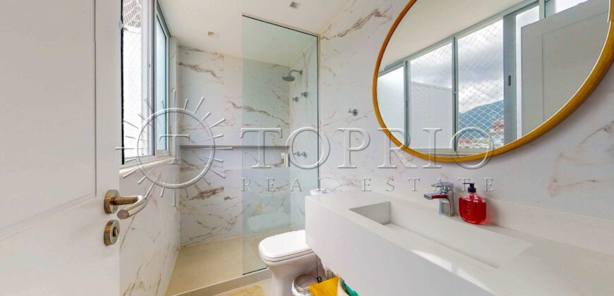 Cobertura Triplex de 430 m² Super Reformada no Leblon