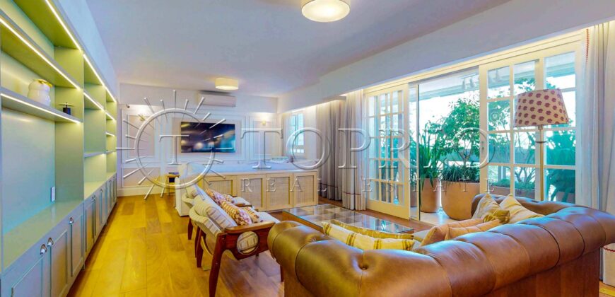 Cobertura Triplex de 430 m² Super Reformada no Leblon