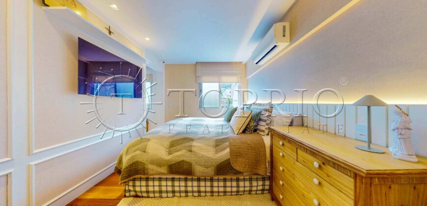 Cobertura Triplex de 430 m² Super Reformada no Leblon