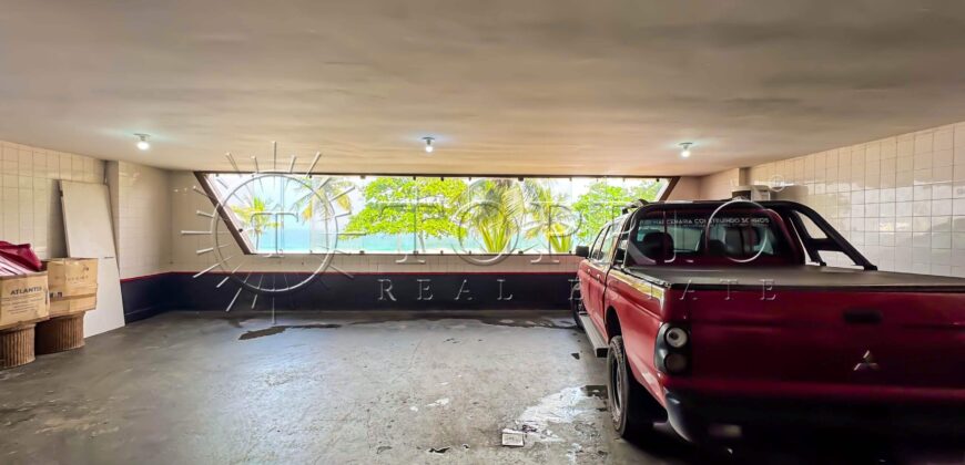 Cobertura Duplex de 376 m² com Vista Frontal para o Mar no Leblon