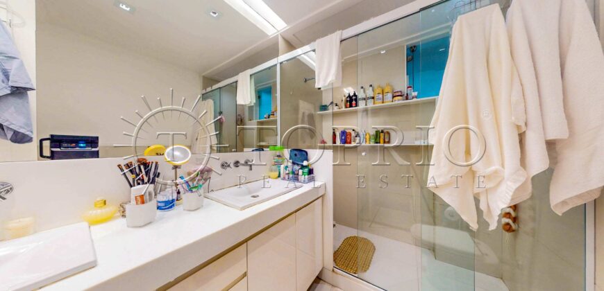 Apartamento Reformado de 316 m² com 5 Quartos no Alto Leblon