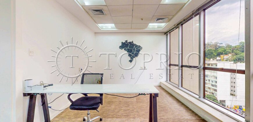 Sala comercial reformada, com 139 m², localizada no melhor Centro Empresarial de Botafogo.