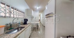 Apartamento mobiliado de 117 m² para locação em Ipanema a poucos passos da praia