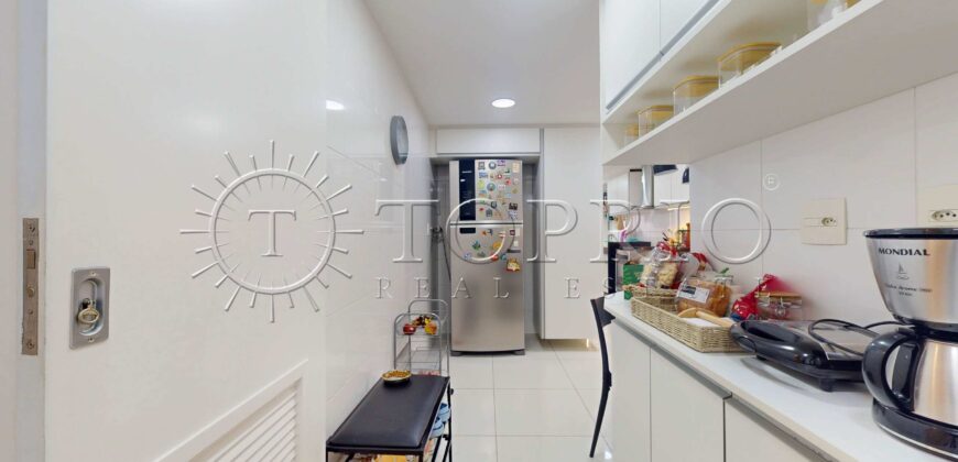 Apartamento reformado de 123 m² à venda próximo à Lagoa Rodrigo de Freitas