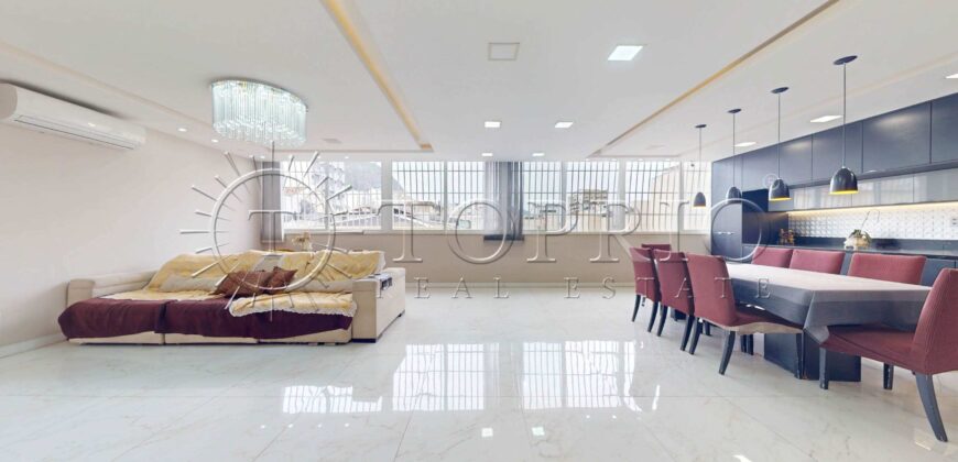 Apartamento Reformado de 182 m² em Copacabana – Vista para o Mar e Cristo Redentor