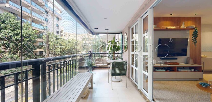 Apartamento reformado de 123 m² à venda próximo à Lagoa Rodrigo de Freitas