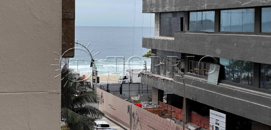 Apartamento mobiliado de 117 m² para locação em Ipanema a poucos passos da praia