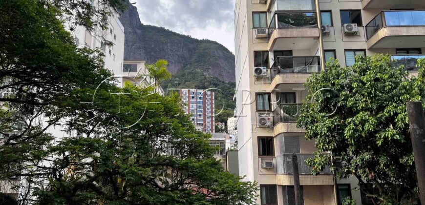 Apartamento reformado de 123 m² à venda próximo à Lagoa Rodrigo de Freitas