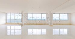 Apartamento de 370 m² reformado à venda na Avenida Atlântica, Copacabana, com vista para o mar e 2 vagas