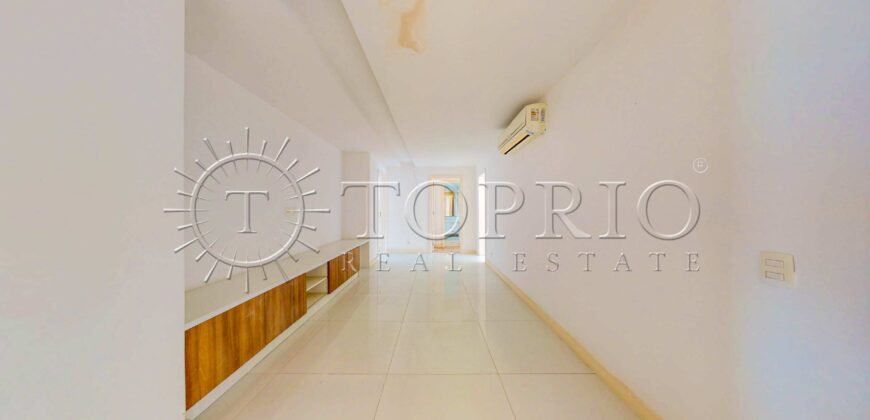 Apartamento de 370 m² reformado à venda na Avenida Atlântica, Copacabana, com vista para o mar e 2 vagas