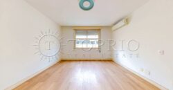 Apartamento de 370 m² reformado à venda na Avenida Atlântica, Copacabana, com vista para o mar e 2 vagas