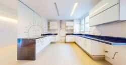 Apartamento de 370 m² reformado à venda na Avenida Atlântica, Copacabana, com vista para o mar e 2 vagas