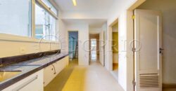 Apartamento de 370 m² reformado à venda na Avenida Atlântica, Copacabana, com vista para o mar e 2 vagas