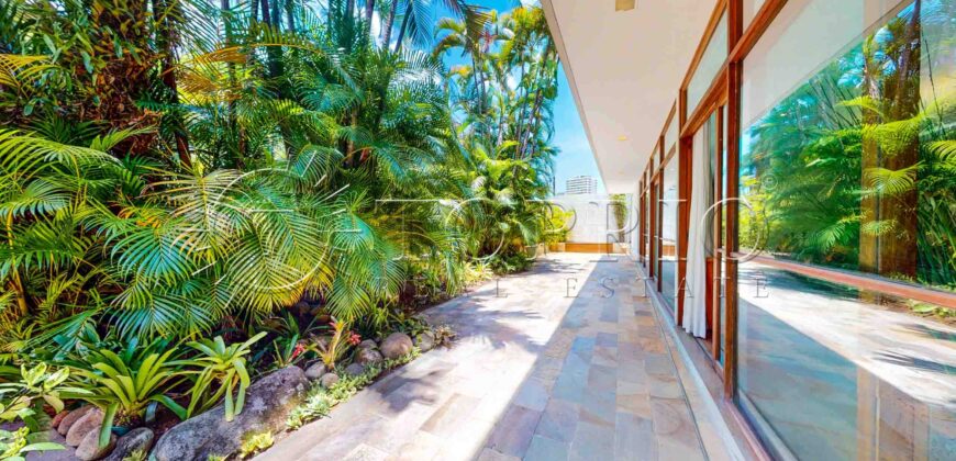 Casa triplex de 691 m² em condomínio fechado no Jardim Pernambuco