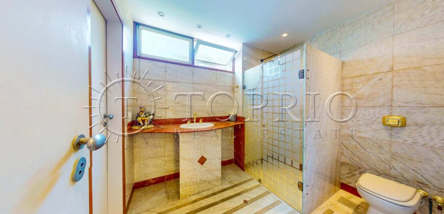 Casa triplex de 691 m² em condomínio fechado no Jardim Pernambuco