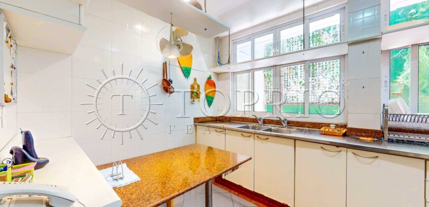 Casa triplex de 691 m² em condomínio fechado no Jardim Pernambuco