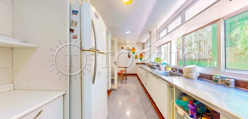 Casa triplex de 691 m² em condomínio fechado no Jardim Pernambuco