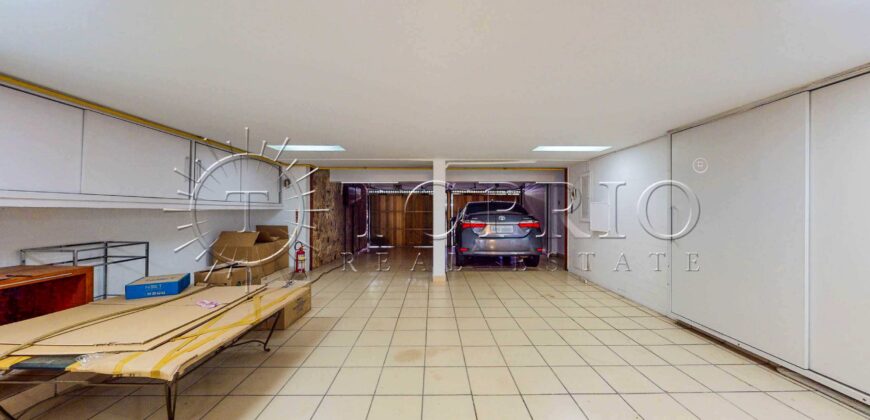 Casa triplex de 691 m² em condomínio fechado no Jardim Pernambuco