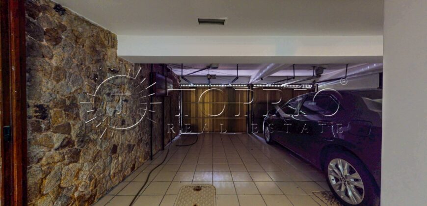 Casa triplex de 691 m² em condomínio fechado no Jardim Pernambuco