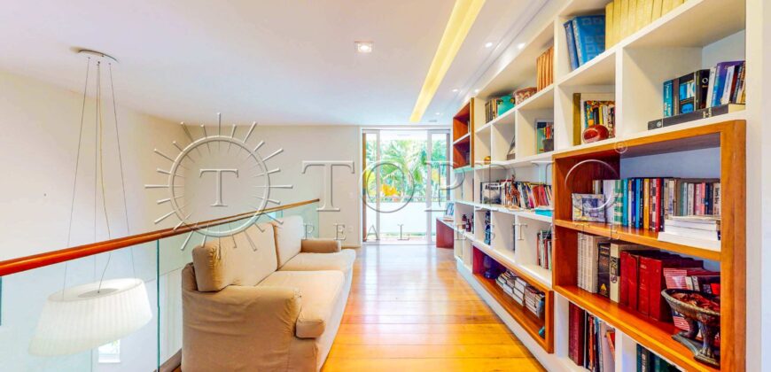 Casa triplex de 691 m² em condomínio fechado no Jardim Pernambuco