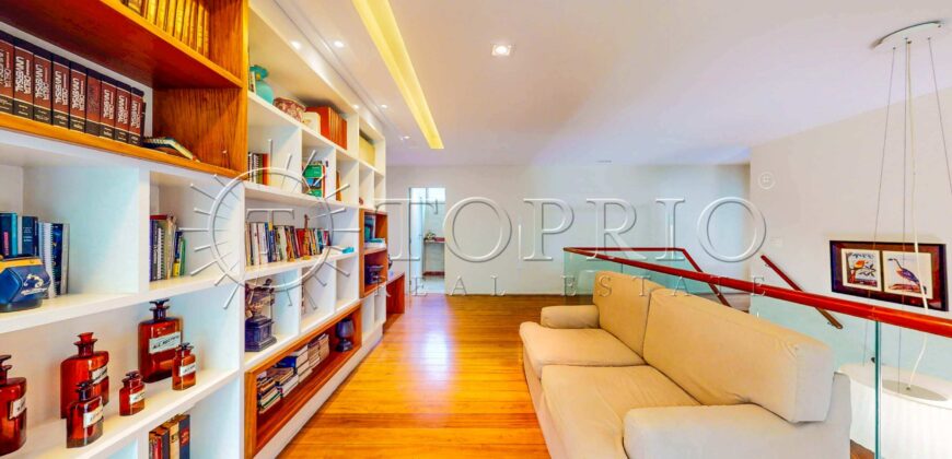 Casa triplex de 691 m² em condomínio fechado no Jardim Pernambuco