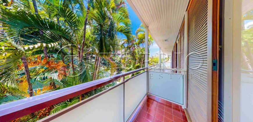 Casa triplex de 691 m² em condomínio fechado no Jardim Pernambuco