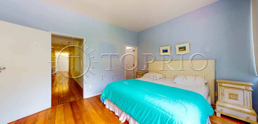 Casa triplex de 691 m² em condomínio fechado no Jardim Pernambuco