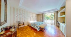 Casa triplex de 691 m² em condomínio fechado no Jardim Pernambuco