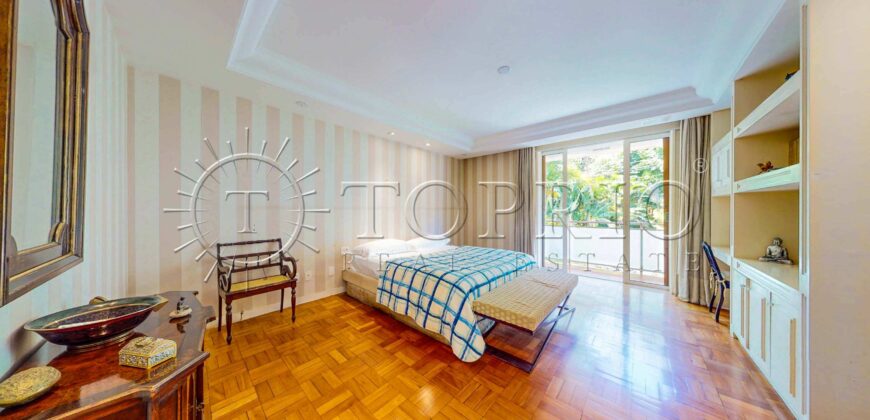 Casa triplex de 691 m² em condomínio fechado no Jardim Pernambuco