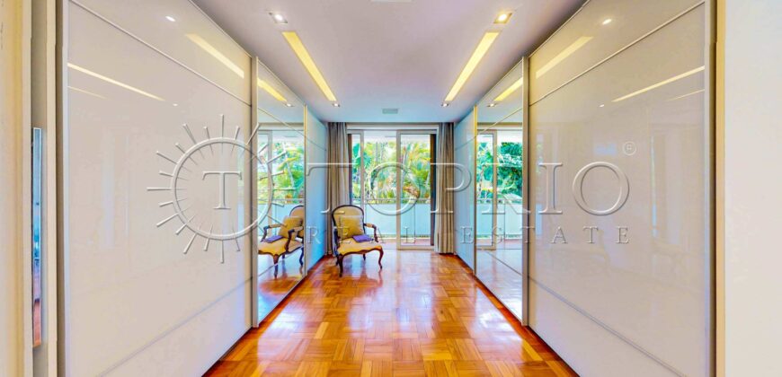 Casa triplex de 691 m² em condomínio fechado no Jardim Pernambuco