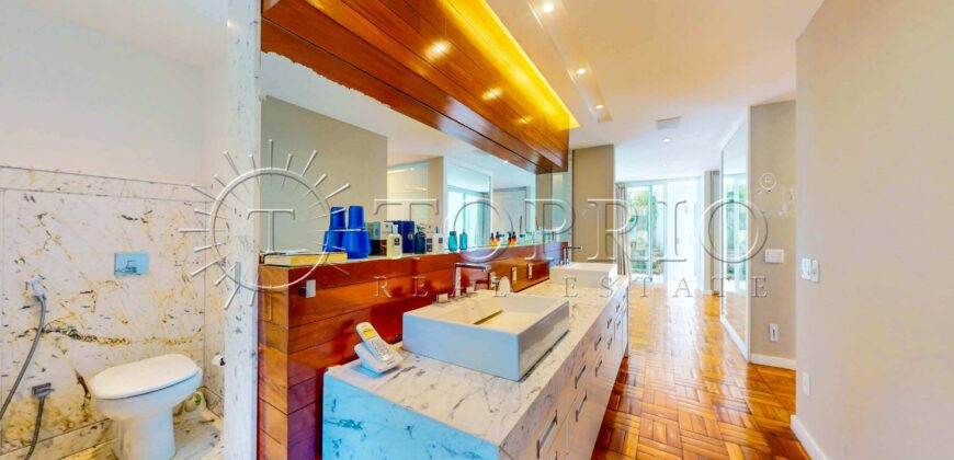 Casa triplex de 691 m² em condomínio fechado no Jardim Pernambuco