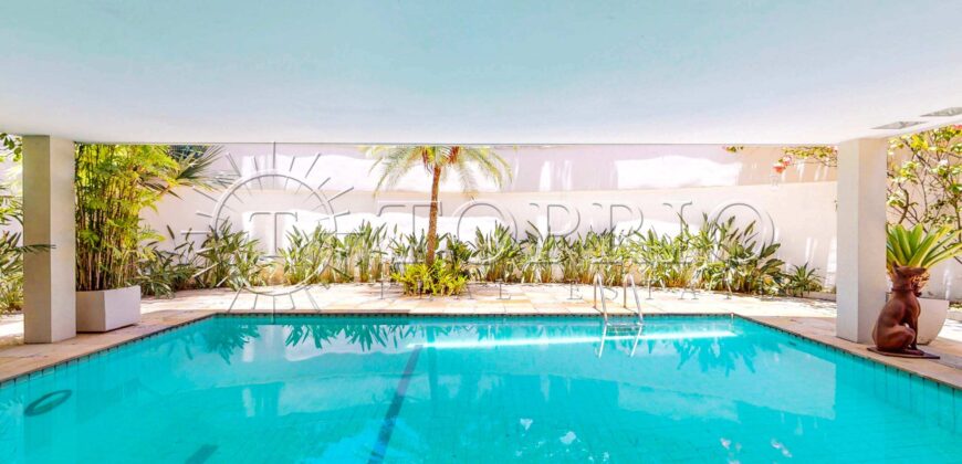 Casa triplex de 691 m² em condomínio fechado no Jardim Pernambuco