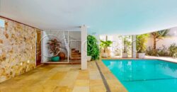 Casa triplex de 691 m² em condomínio fechado no Jardim Pernambuco