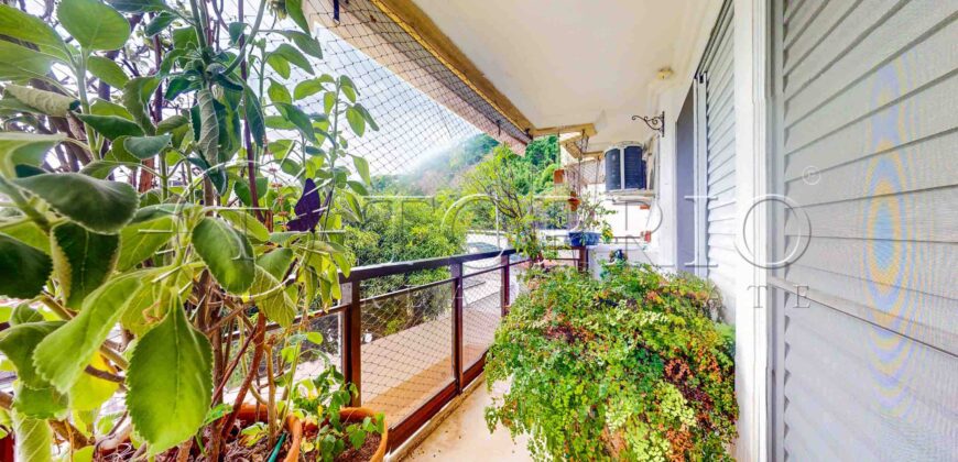Apartamento de alto padrão de 240 m² no Leblon com 4 quartos e varanda