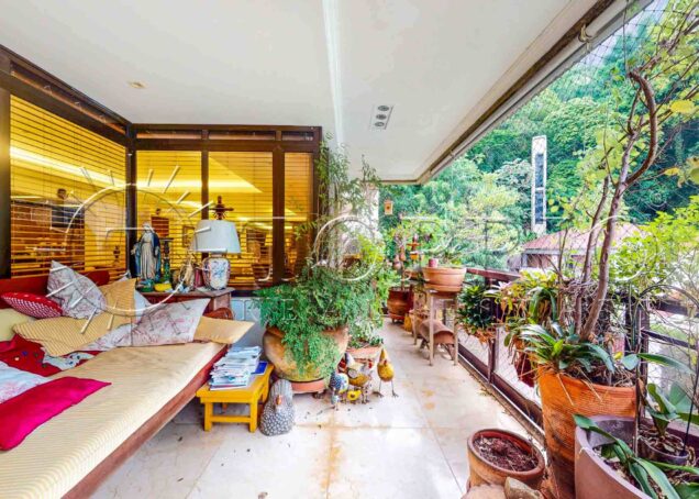 Apartamento de alto padrão de 240 m² no Leblon com 4 quartos e varanda