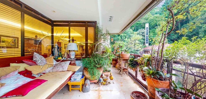 Apartamento de alto padrão de 240 m² no Leblon com 4 quartos e varanda