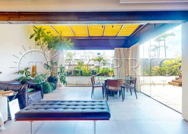 Cobertura à venda em Copacabana Posto 6 – 130 m², reformada, com jacuzzi e vaga