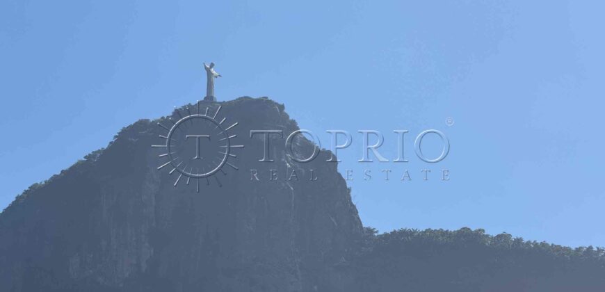 Casa Pentaplex de 558m² no Jardim Botânico com Vista para o Cristo Redentor e Elevador Privativo